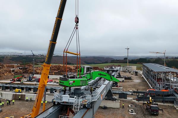 Twee nieuwe portaalkranen voor IBH